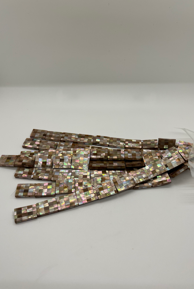 Brownlip Blocking Rectangle Bead Strand