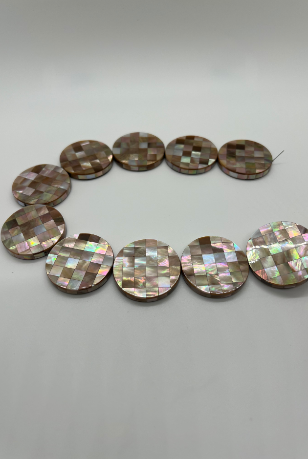 Brownlip Blocking Bead Strand (10pcs)