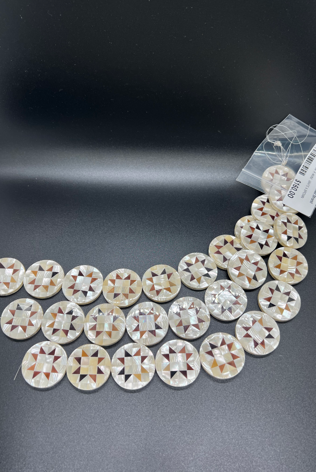Troca & Penshell Star Bead Strand (10pcs)