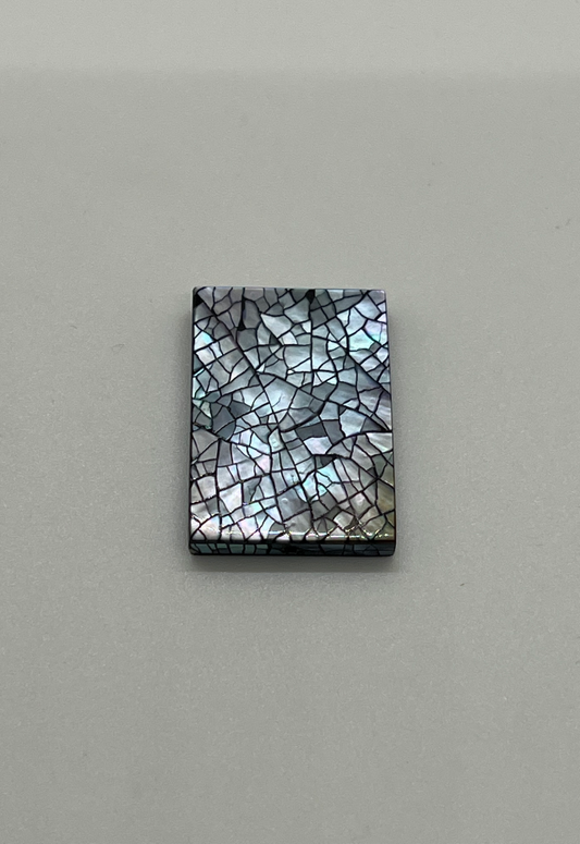 Blacklip Cracking Rectangle Bead