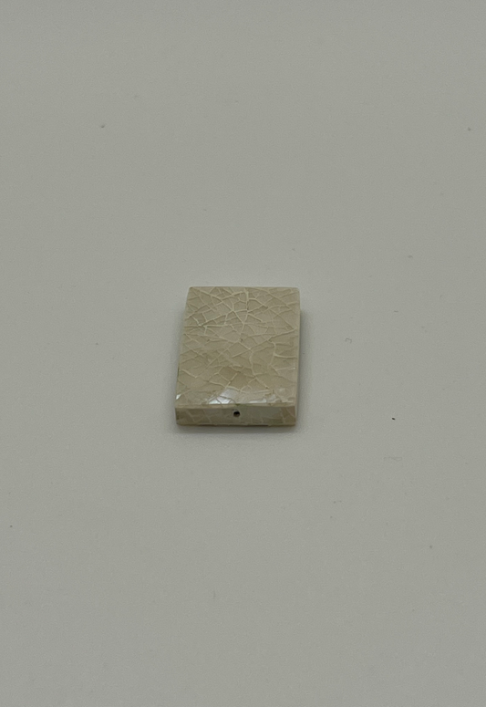 White Hammer Oyster Cracking Rectangle Bead