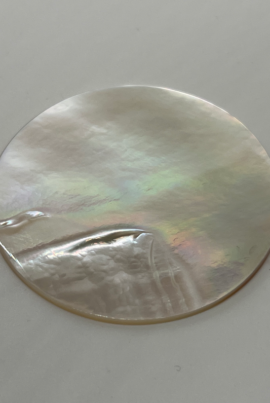 Goldlip Mother of Pearl Round Disc Singles